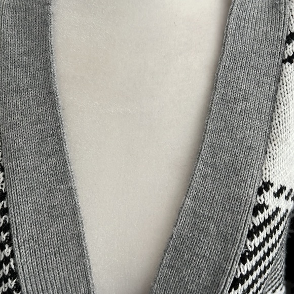 Calvin Klein Jeans No Button Plaid Cardigan Sweater, NWT, Size S - Picture 3 of 9
